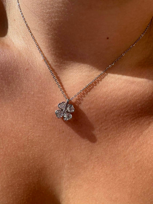 Collier trèfle strass