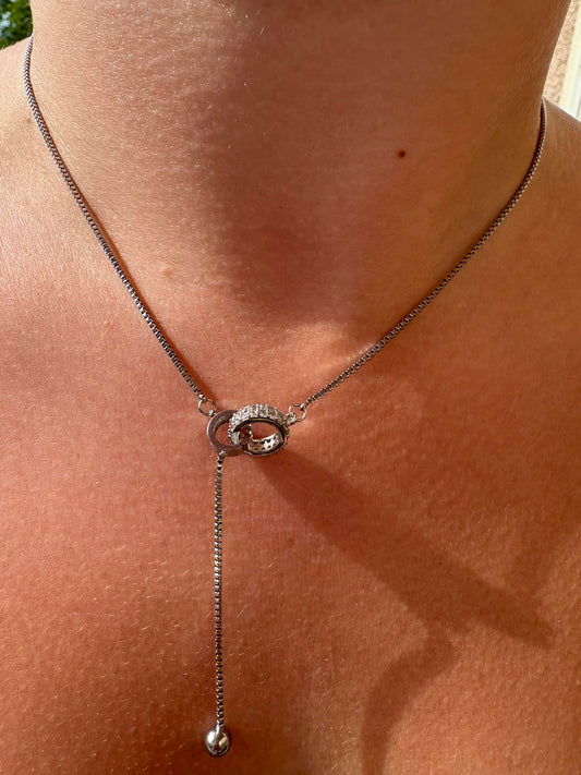 Collier pendentif anneaux entrelacés